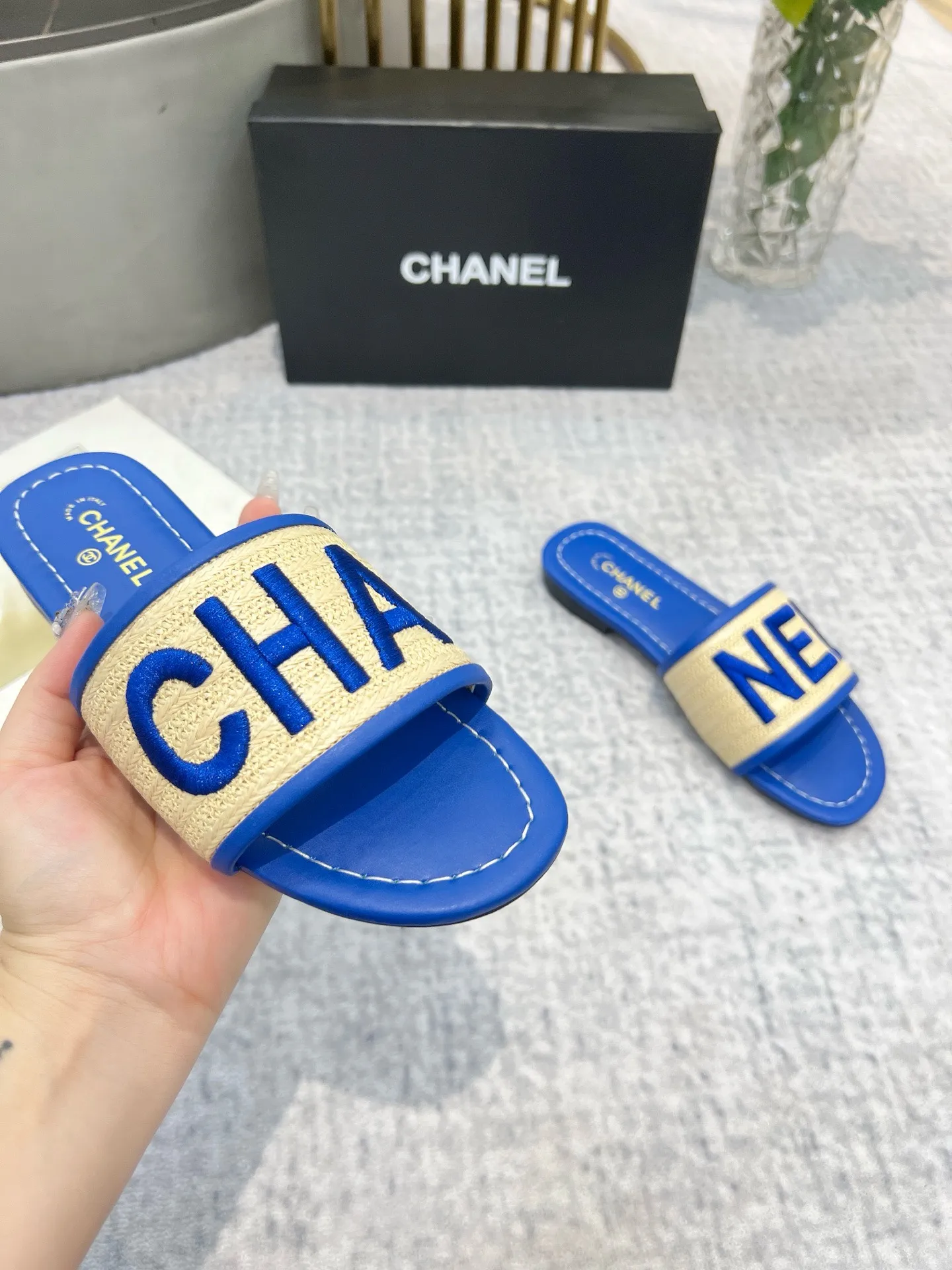 💕💕Factory direct selling price p340💕💕 Genuine leather sole +30 CHANEL, the upper uses three-dimensional electric embroidery technology, the upper foot is comfortable, soft and breathable, must-have size 35-43, leather sole +30